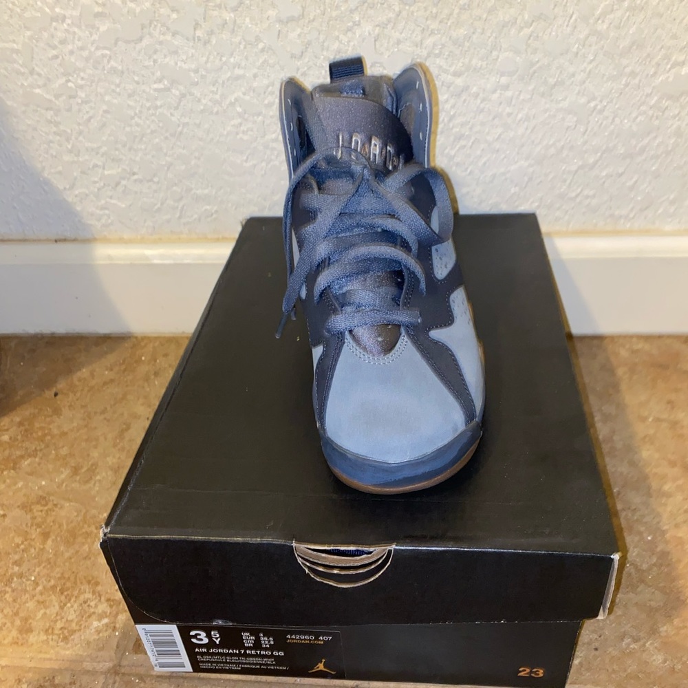 Jordan 7 size 4y